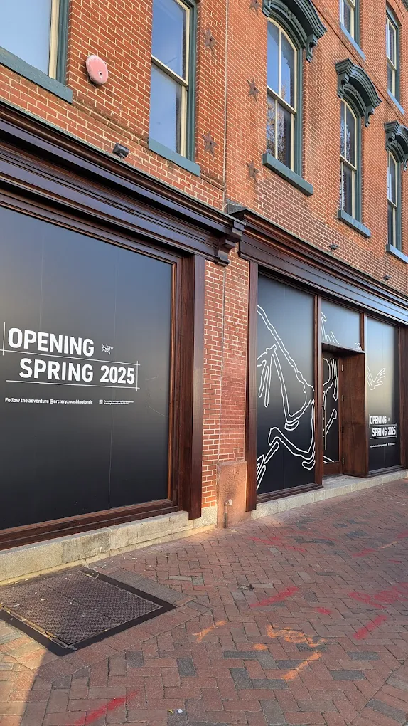 Arc’Teryx – Georgetown